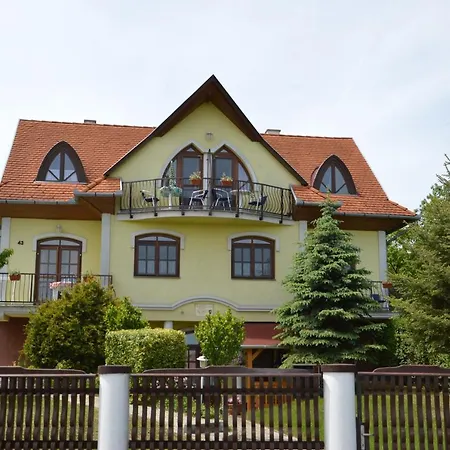 Katalin App. Zalagyoengye * 잘라카로쉬